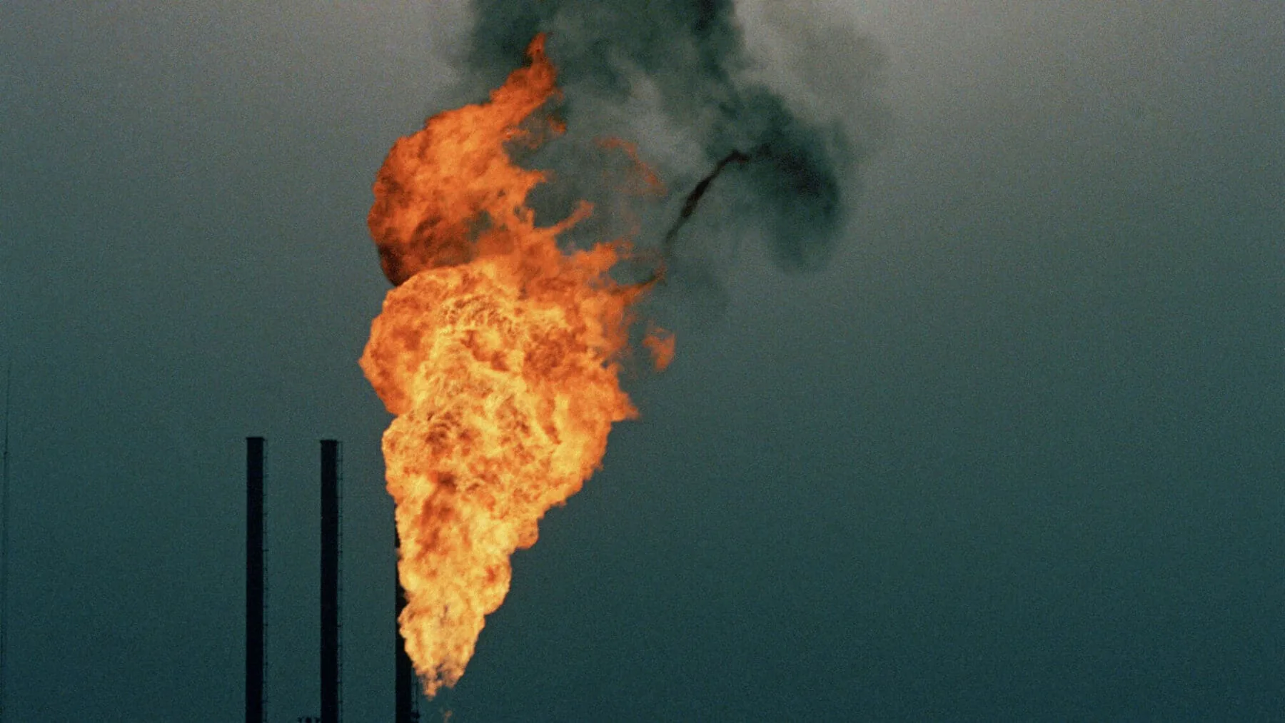 Irán es sacudido por la explosión de un oleoducto en el sur del país