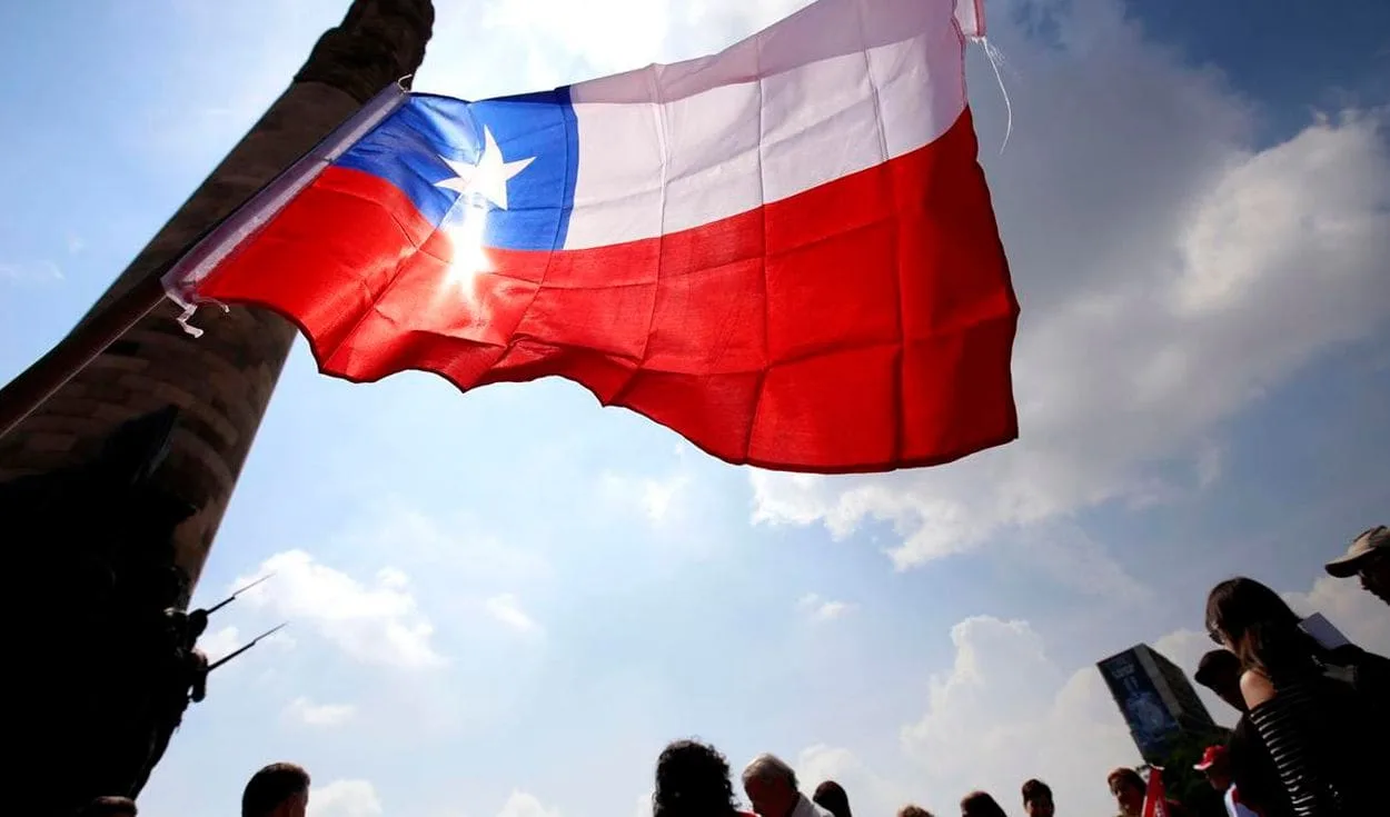 Chile anuncia una subida de impuestos para hacer frente a la creciente “presión social”