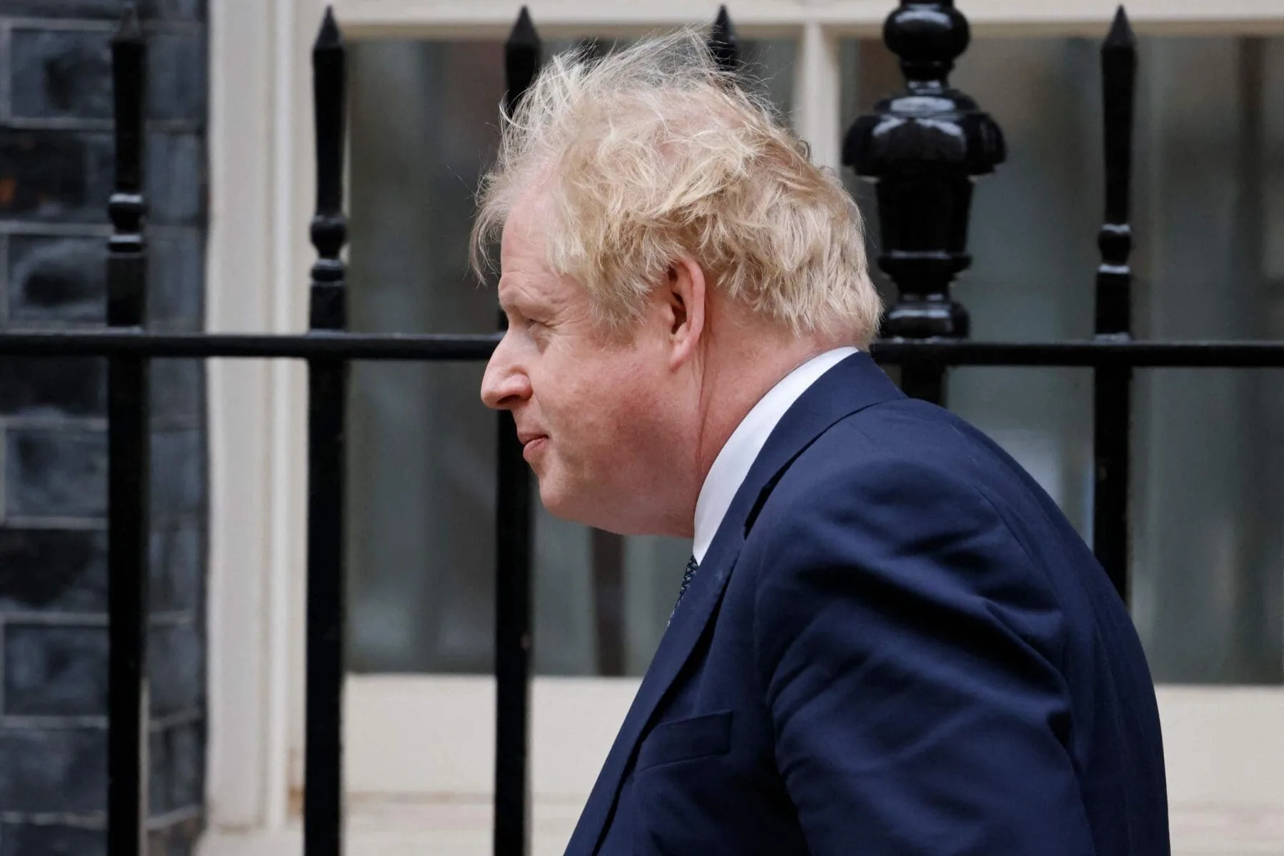 Se oscurece el panorama para Boris Johnson con la renuncia de cuatro asesores