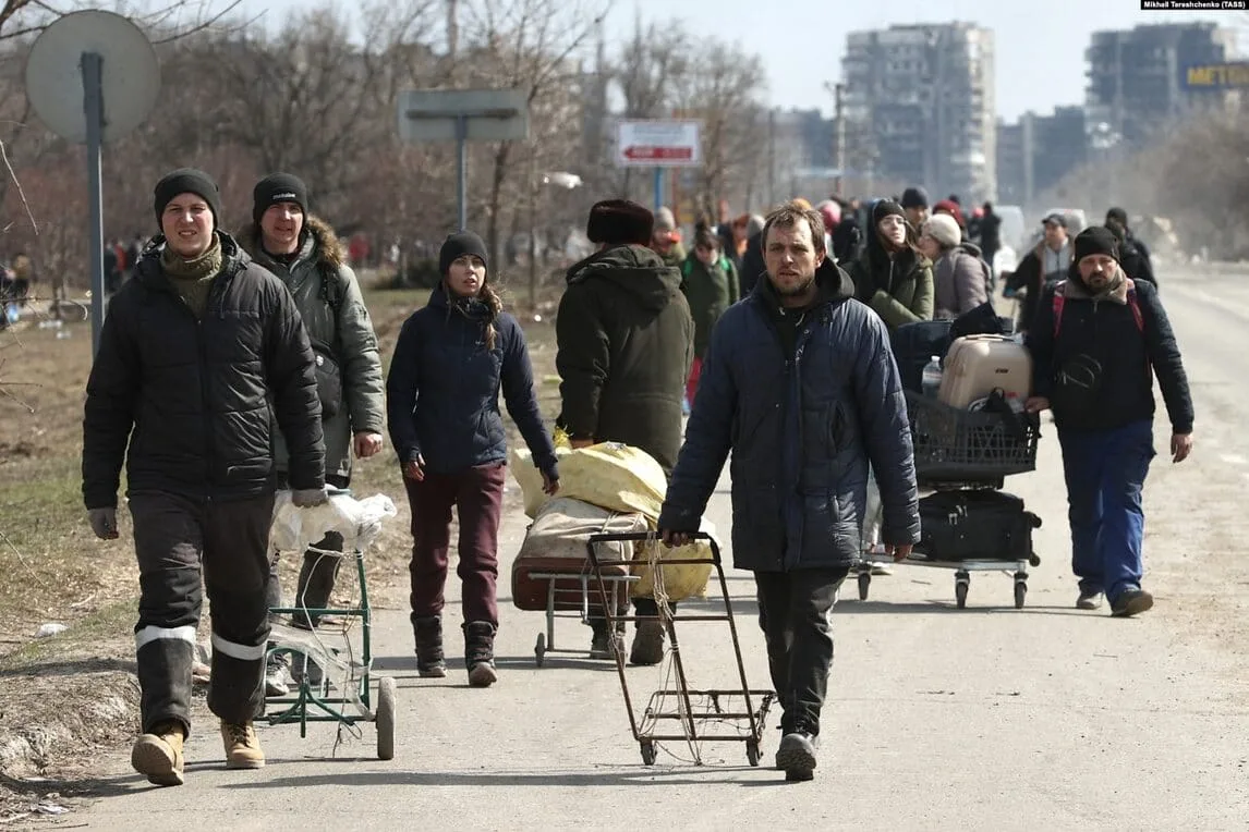 La Unión Europea acusa a Rusia de cometer un crimen de guerra masivo en Mariupol