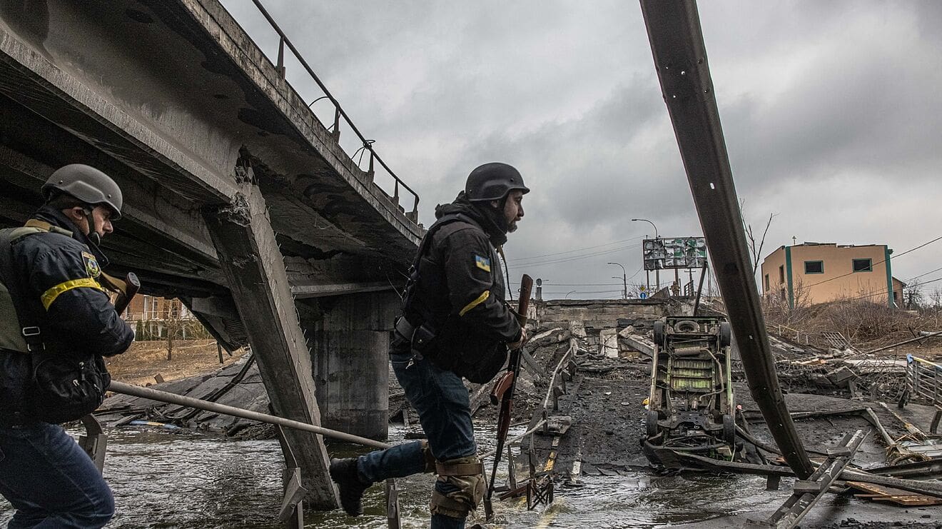 Alerta máxima: fuerzas rusas combaten en inmediaciones de planta nuclear