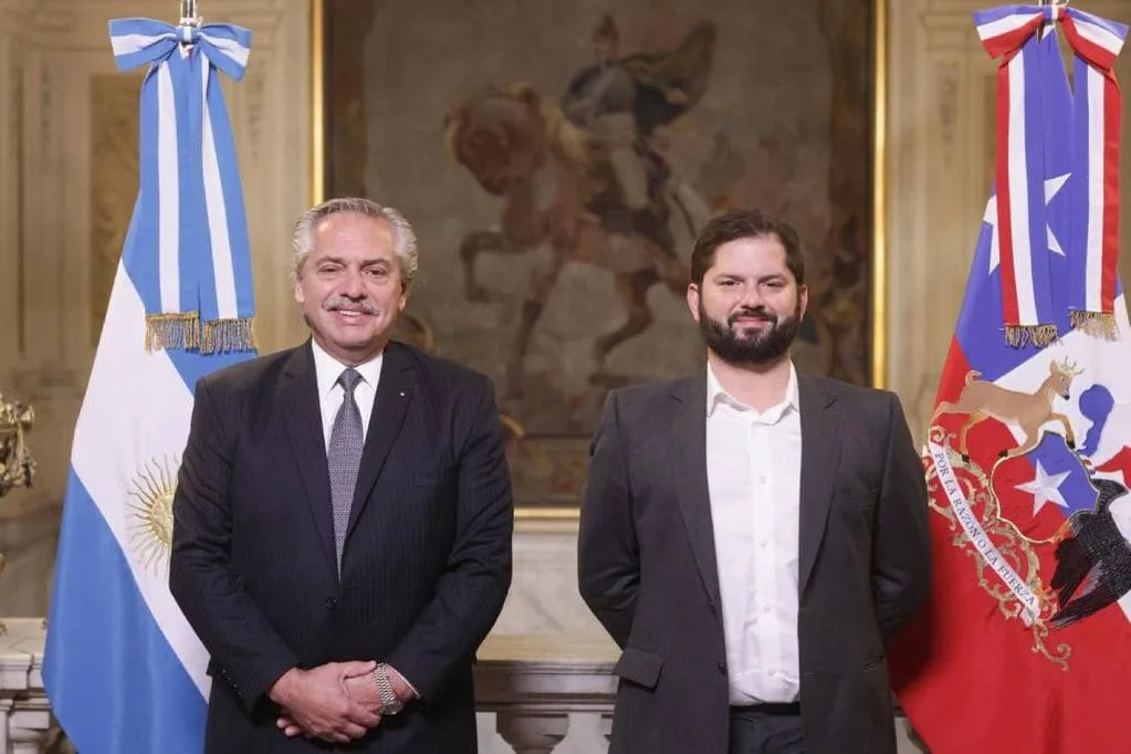 Argentina recibe al presidente chileno Gabriel Boric