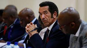 Ex Presidente de Botsuana enfrenta cargos penales