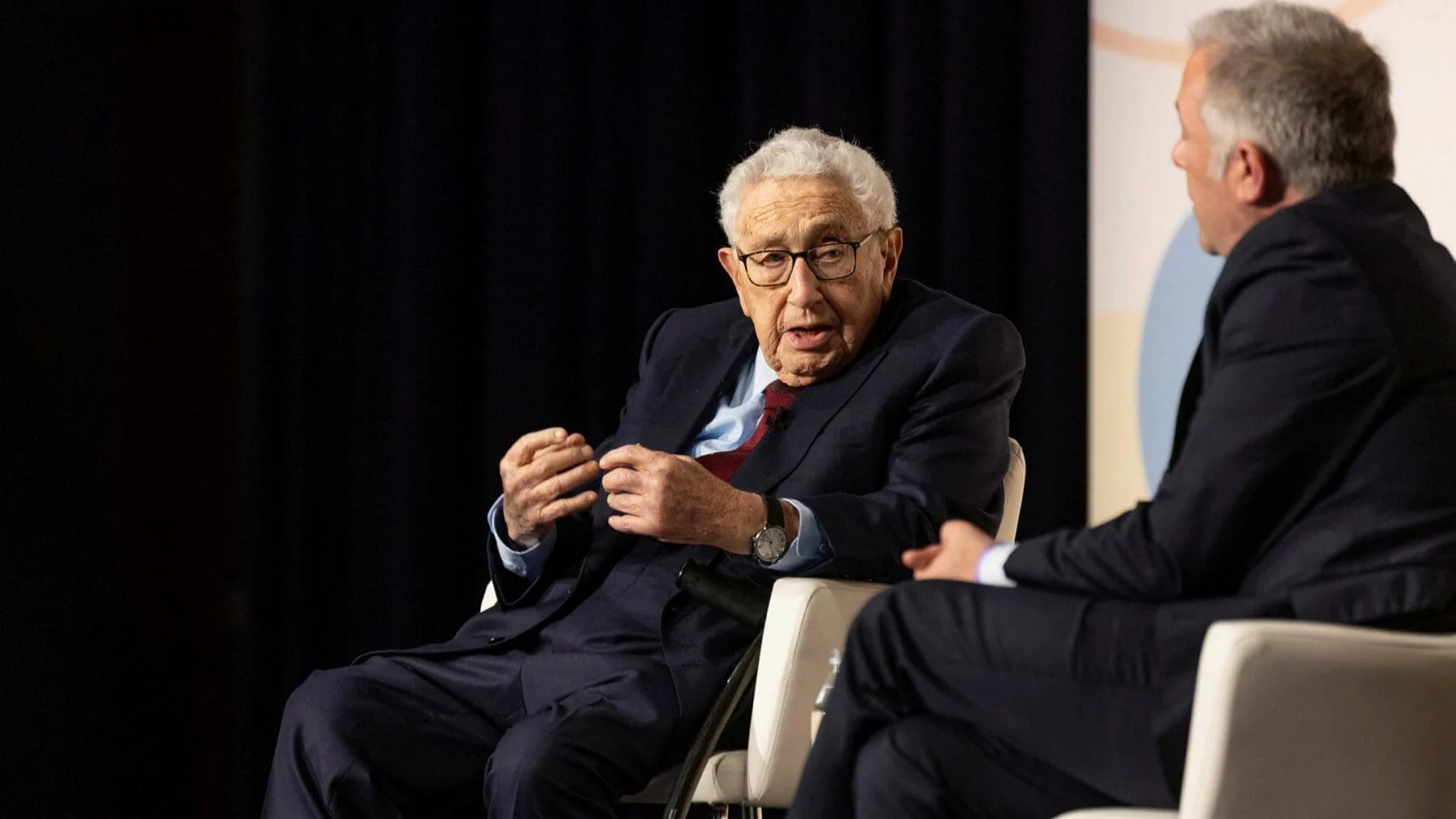Para Kissinger la guerra termina con Ucrania cediendo y advierte a Occidente con una posible derrota rusa