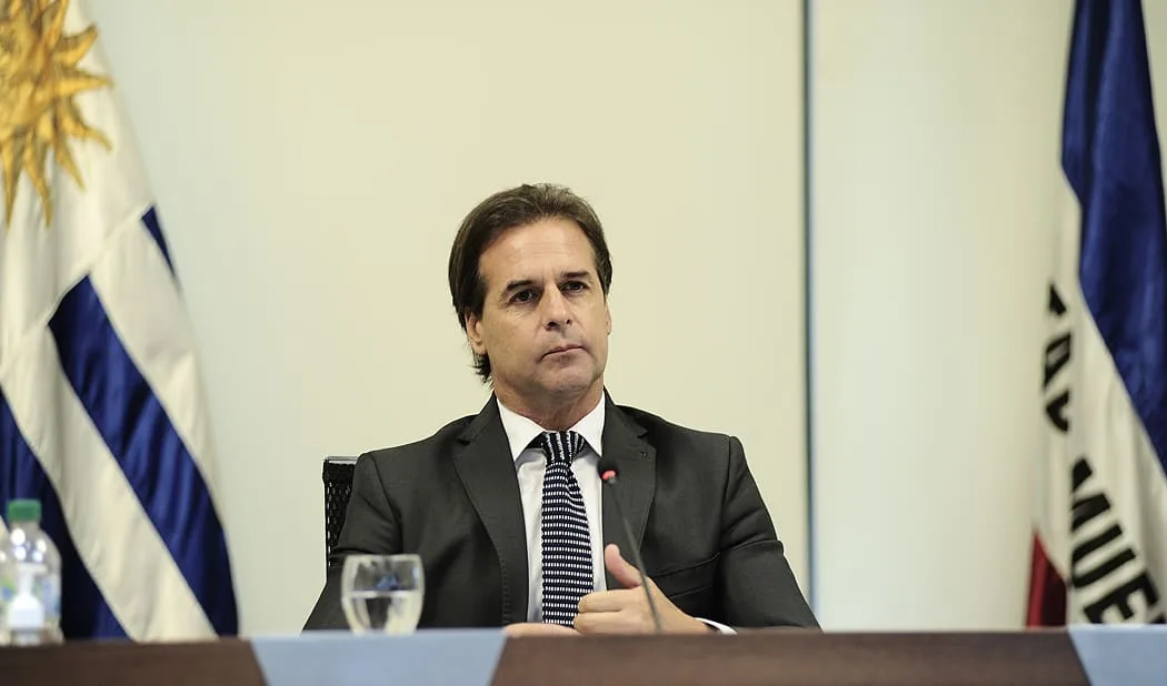 Lacalle Pou despega a Uruguay de la Argentina