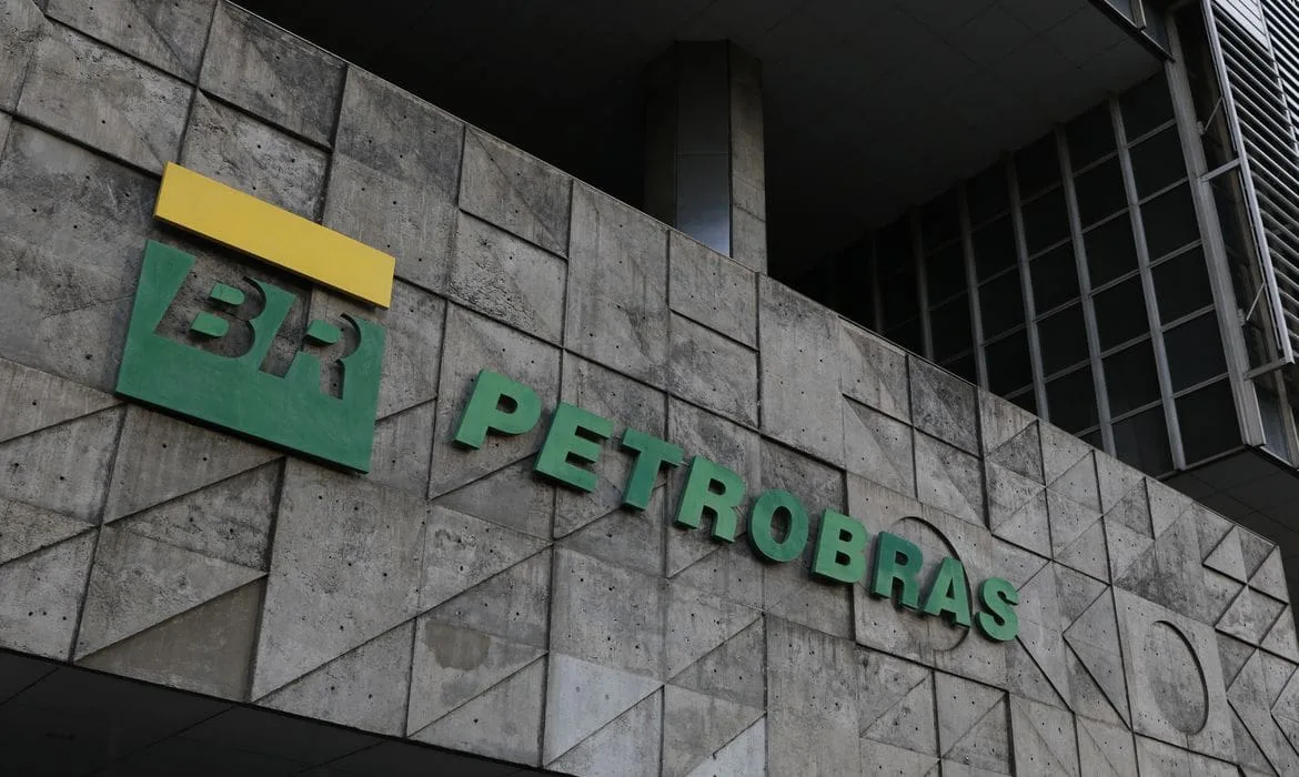 Brasil: Bolsonaro despide al presidente de Petrobras
