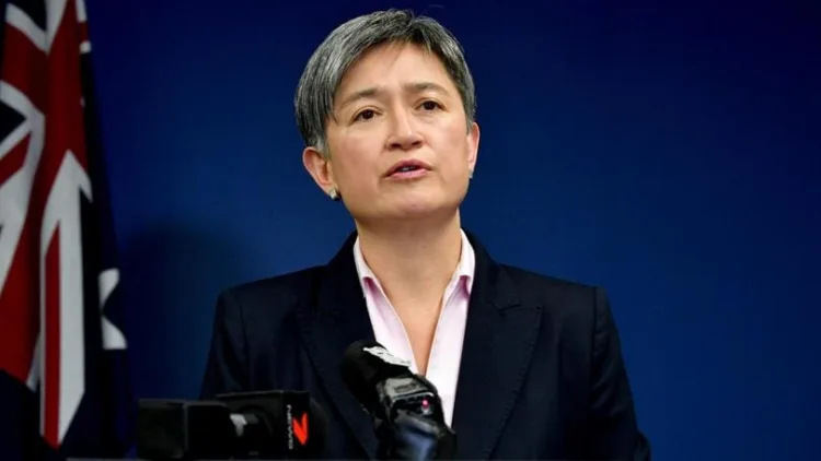 Shadow Minister for Foreign Affairs Penny Wong speaks to media at her office in Adelaide, Thursday, June 27, 2019. The shadow minister discussed the reported arrest of Australian man Alek Sigley in Pyongyang. (AAP Image/Sam Wundke) NO ARCHIVING