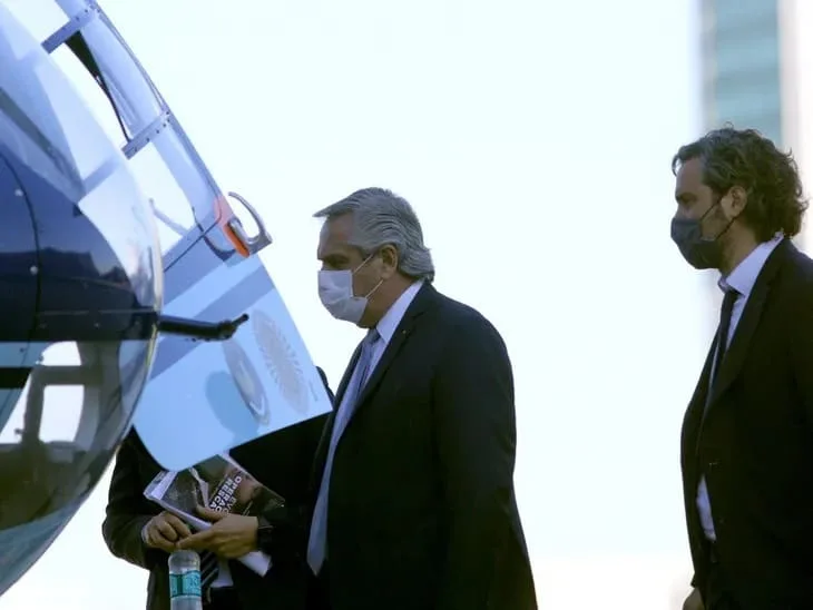 Fernández despega hacia la Cumbre y deja temporalmente la tensión doméstica