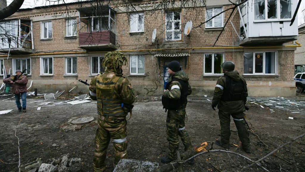 Gobernador de Lugansk reclama armas occidentales para la resistencia