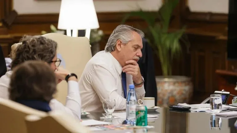 Diálogo entre Fernández y Zelensky: guerra, ayuda humanitaria y condena de la invasión rusa