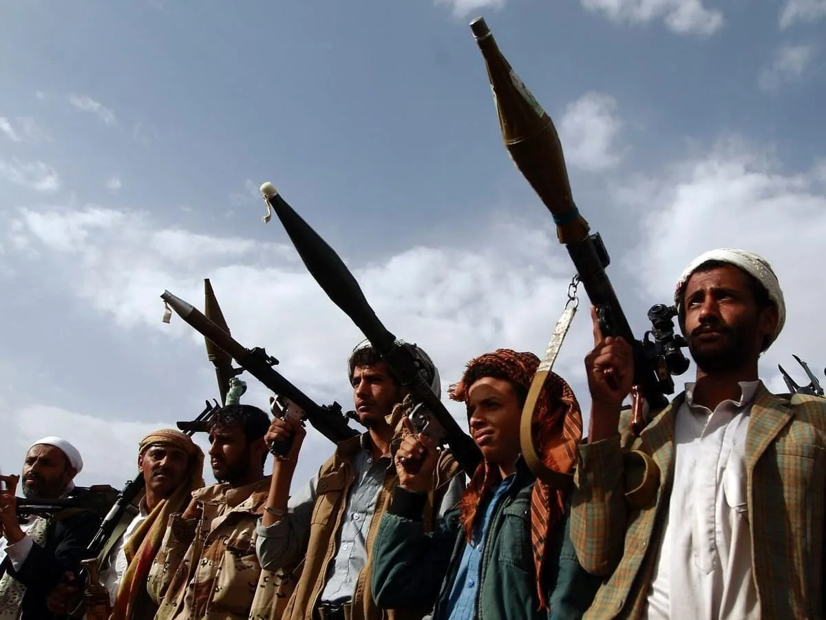 ONG lucha por cuatro periodistas yemeníes tomados prisioneros por los hutíes a quienes les niegan atención médica