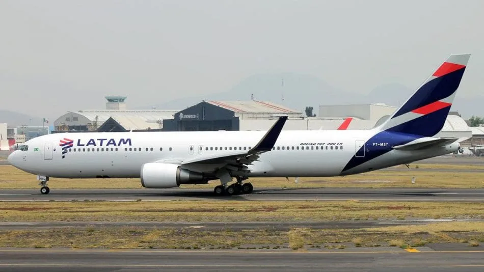 LATAM vuelve a operar vuelos entre Punta Arenas y Malvinas