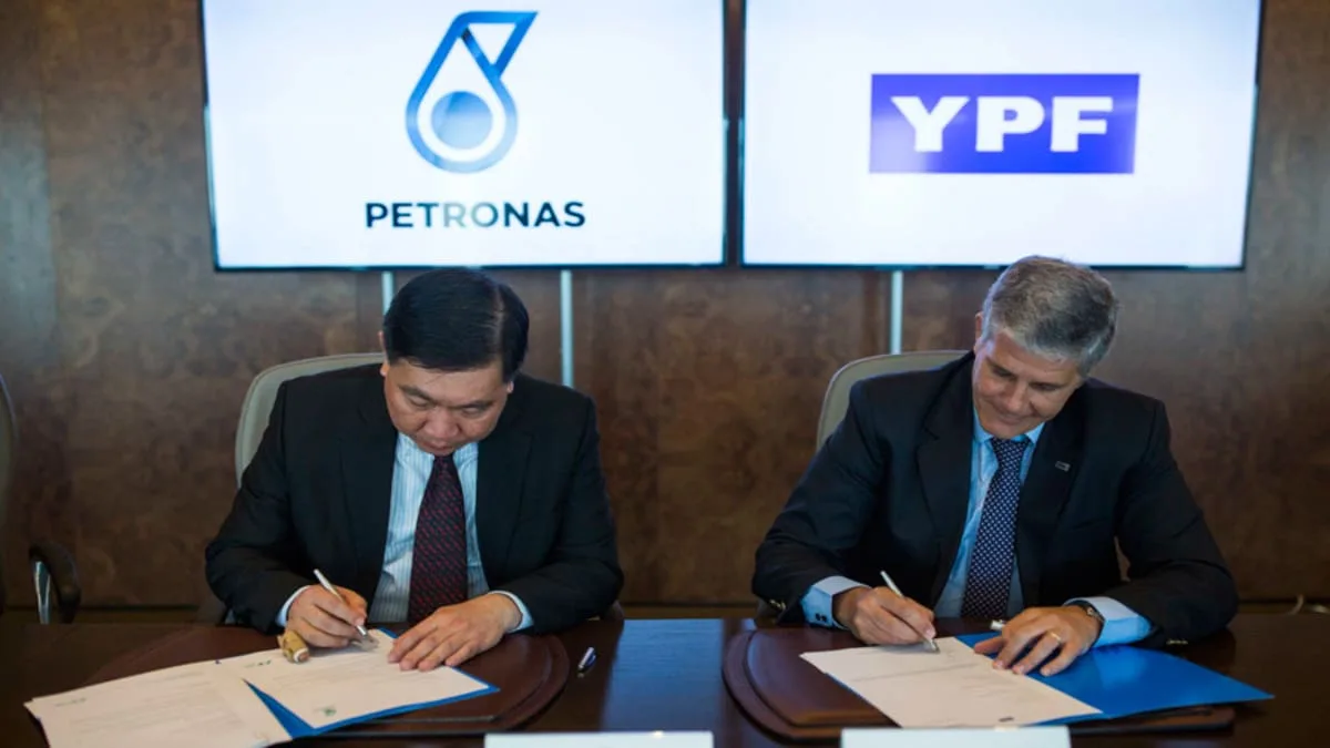 Posible cierre de acuerdo entre YPF y la firma malaya Petronas en materia de gas natural