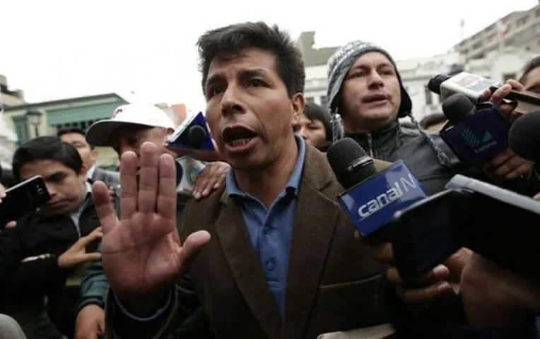 Piden remoción de Castillo por proponer salida al mar a Bolivia previo a ser electo