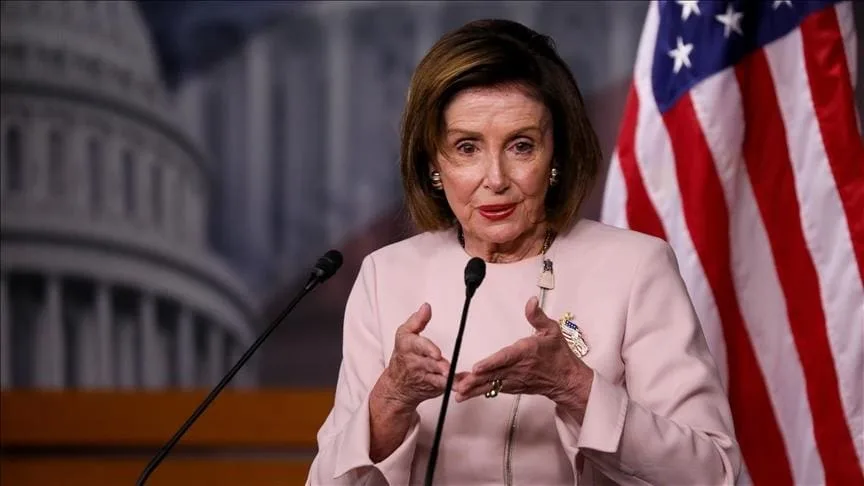 Pelosi inició su gira asiática sin aclarar si visitará Taiwán