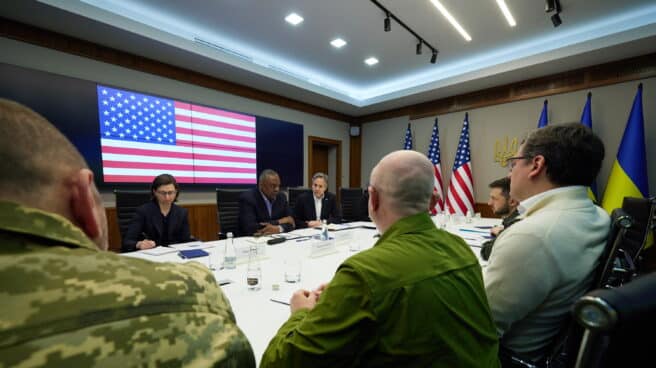 Blinken visita Ucrania de sorpresa y anuncia nueva ayuda económica militar