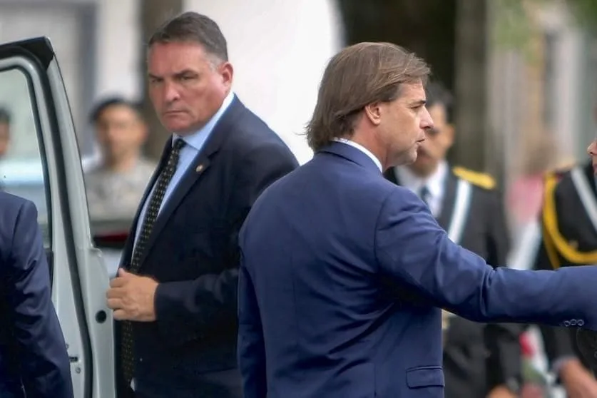 Detienen al jefe de custodia del presidente Lacalle Pou y solicitan su prisión preventiva