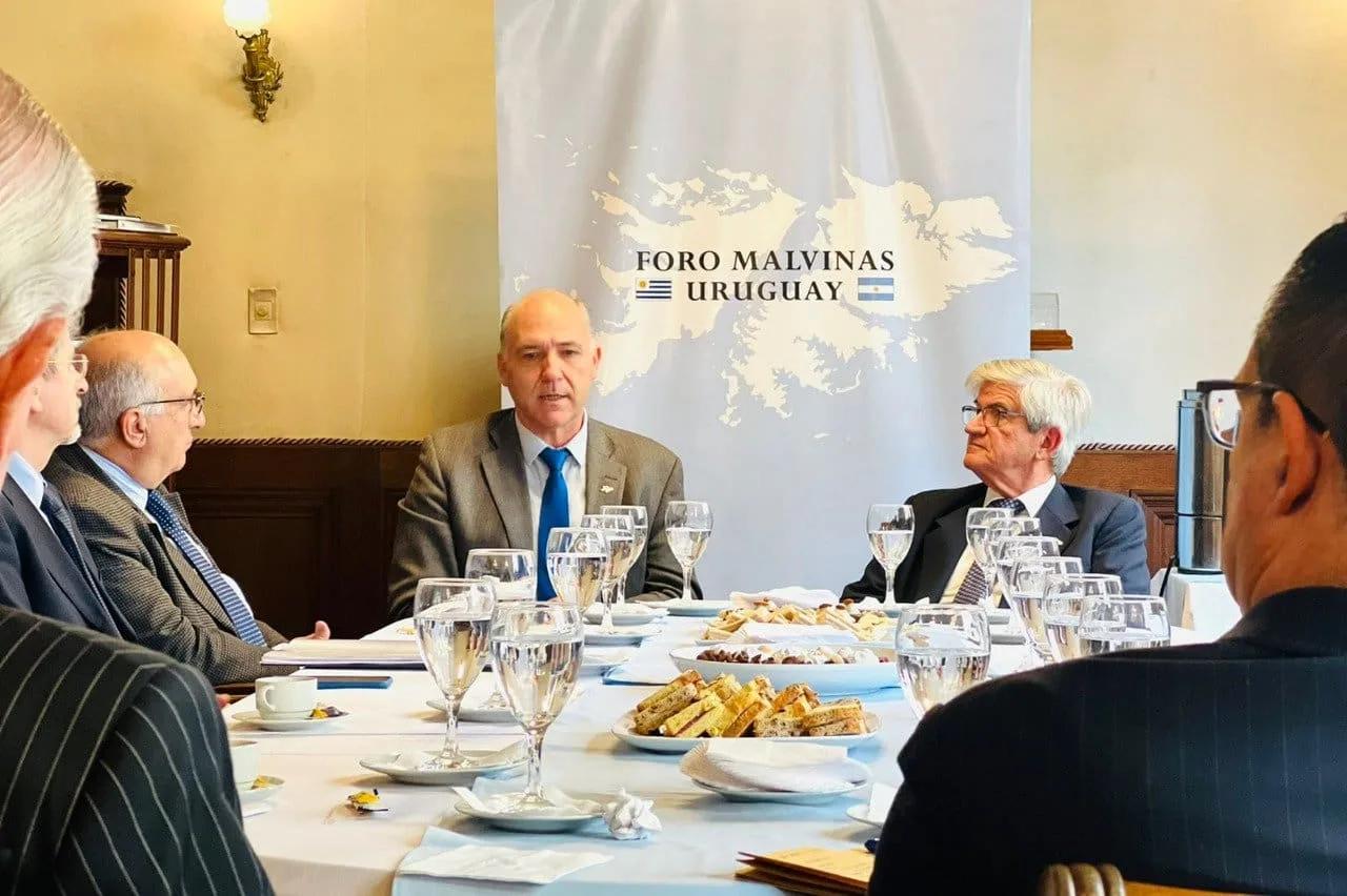 Argentina le pide a Uruguay el apoyo en la causa Malvinas