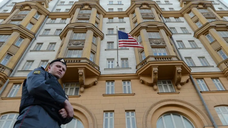 A Russian police officer patrols a street in front of the US Embassy  in Moscow, the headquarters of US Agency for International Development (USAID ) Russia’s mission, on September 20, 2012. Russia said yesterday it had given USAID until October 1 to halt its work as the US aid agency was meddling in domestic politics, a move that risks sparking a new diplomatic crisis with Washington. AFP PHOTO / KIRILL KUDRYAVTSEV        (Photo credit should read KIRILL KUDRYAVTSEV/AFP/GettyImages)