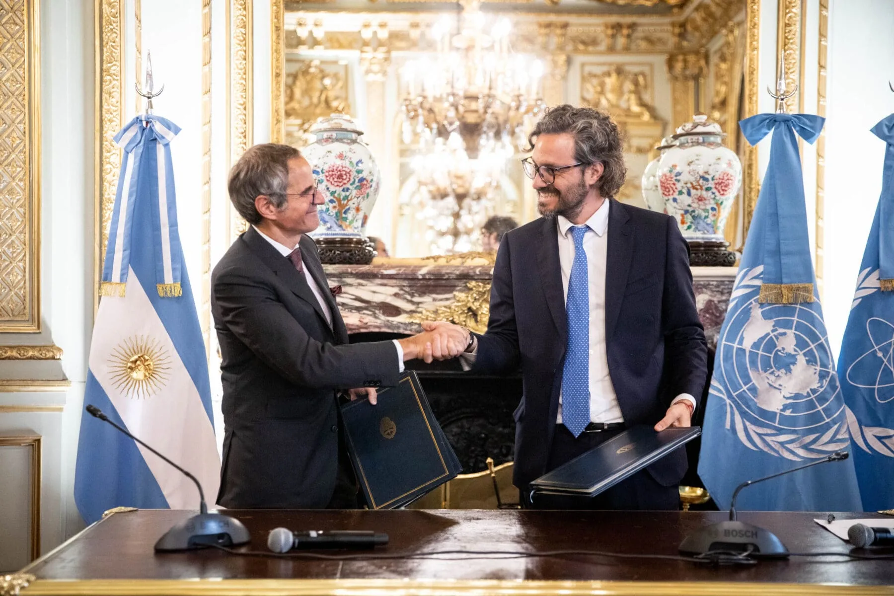Argentina y el OIEA firman dos importantes acuerdos de cooperación