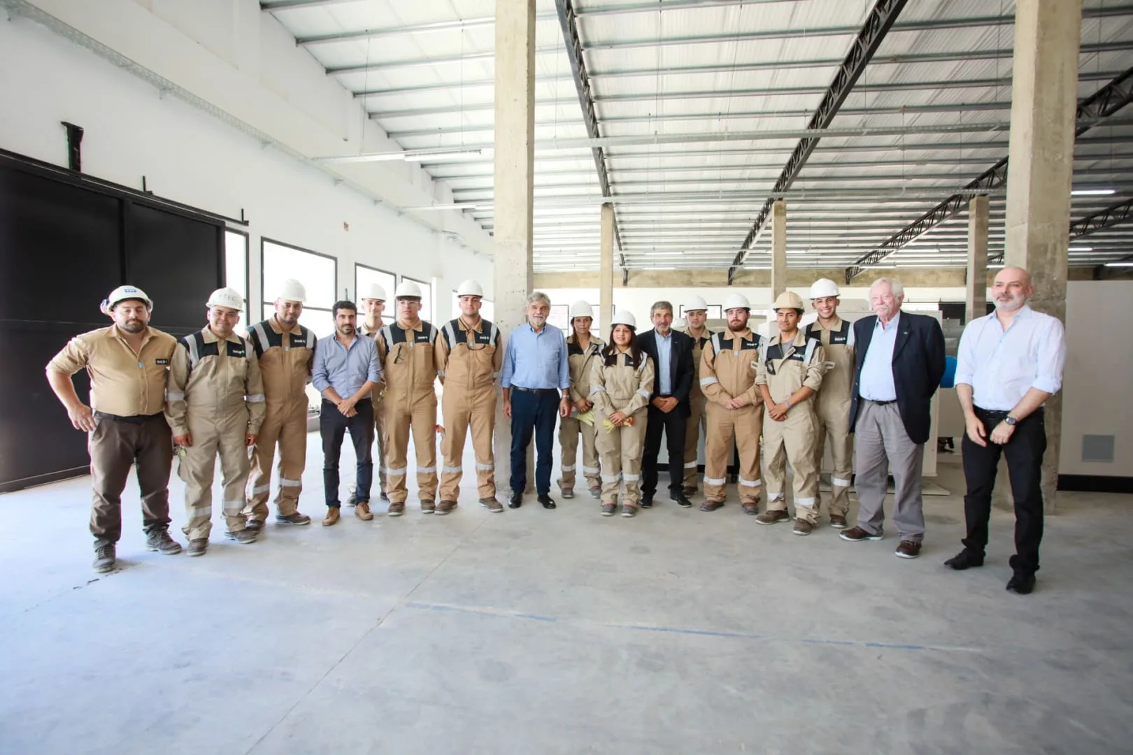 Daniel Filmus visitó la primera planta argentina de desarrollo de baterías de litio