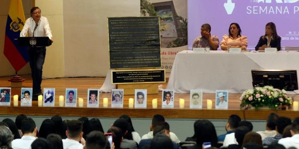 Gustavo Petro pidió perdón por las masacres de La Granja y El Aro en Ituango