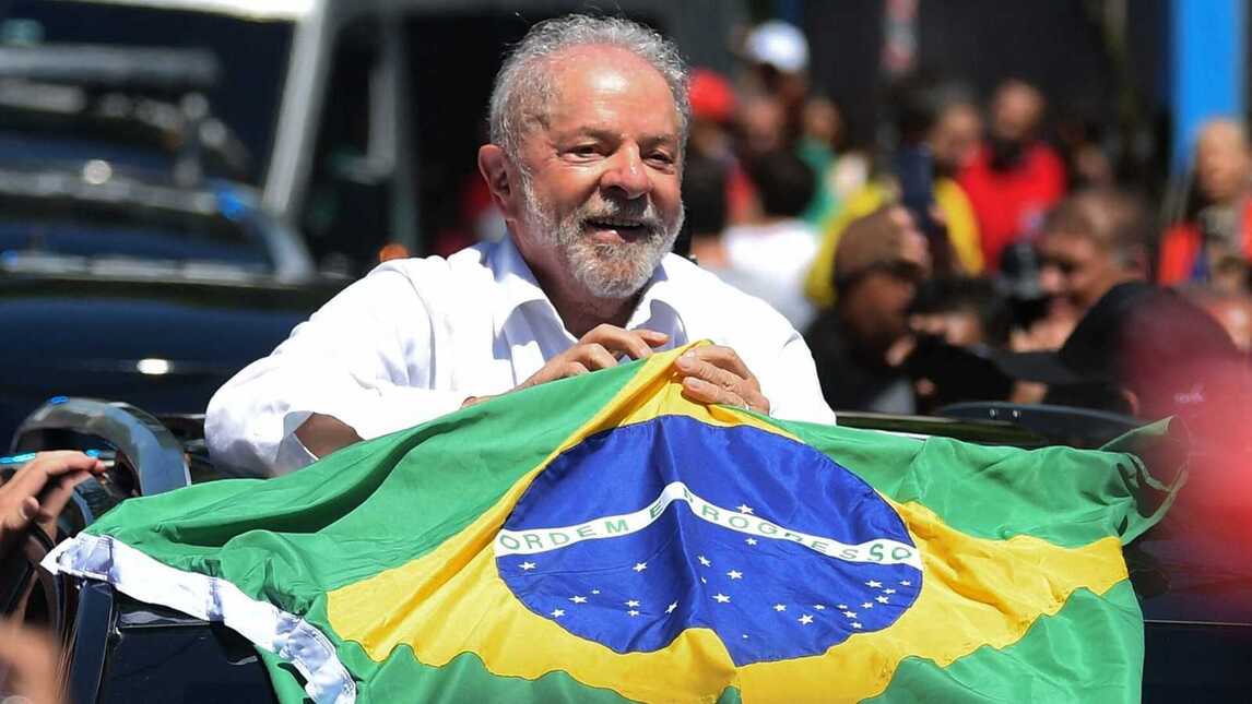 Lula y su gobierno de 37 ministros