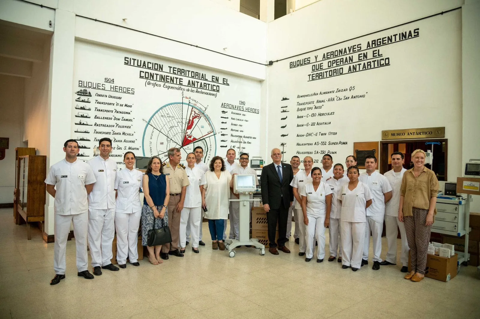 Ministros Taiana y Vizzotti firman un acuerdo para la entrega de insumos y equipamiento médicos esenciales a las bases antárticas argentinas