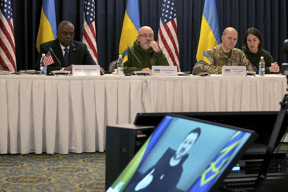 ¿La OTAN define más ayuda para Ucrania?