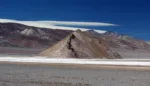 Salar de Maricunga con cerro Isla en Atacama - Chile