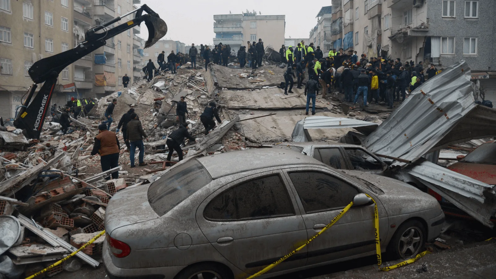 Terremoto en Turquía y Siria deja un millar de muertos y numerosos atrapados