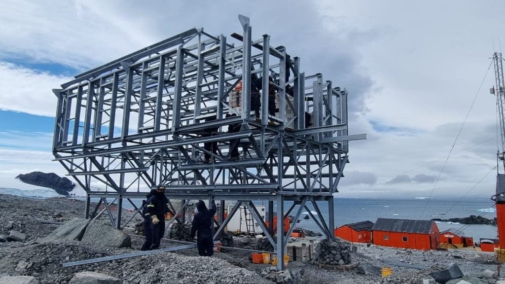 Avanza la construcción de laboratorios multidisciplinarios en las Bases Antárticas Argentinas
