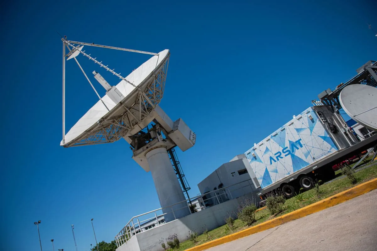 La empresa argentina satelital ARSAT firma contrato con importante multinacional