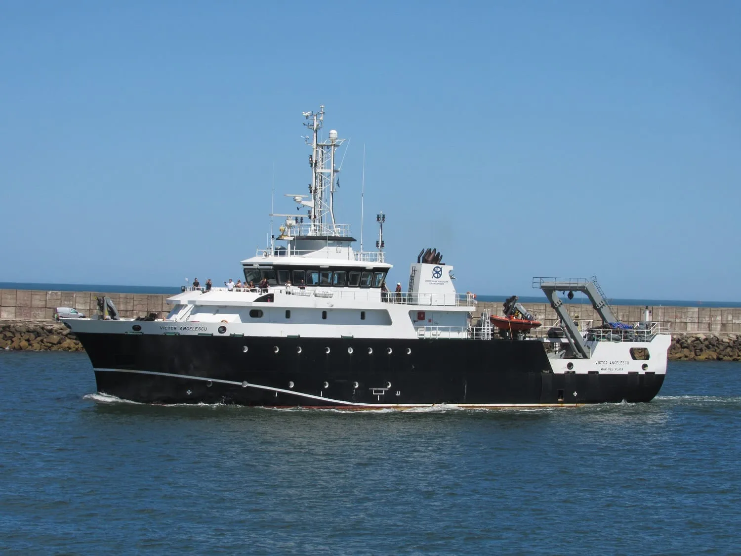 Un crucero de investigación pesquera argentino zarpó hacia las Islas Georgias del Sur