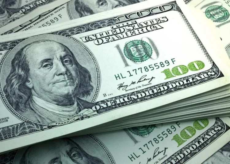El 29 de octubre, los trabajadores federales de Estados Unidos que cobran su sueldo por cheque habrán perdido un sueldo completo por el cierre del gobierno / Créditos: archivo