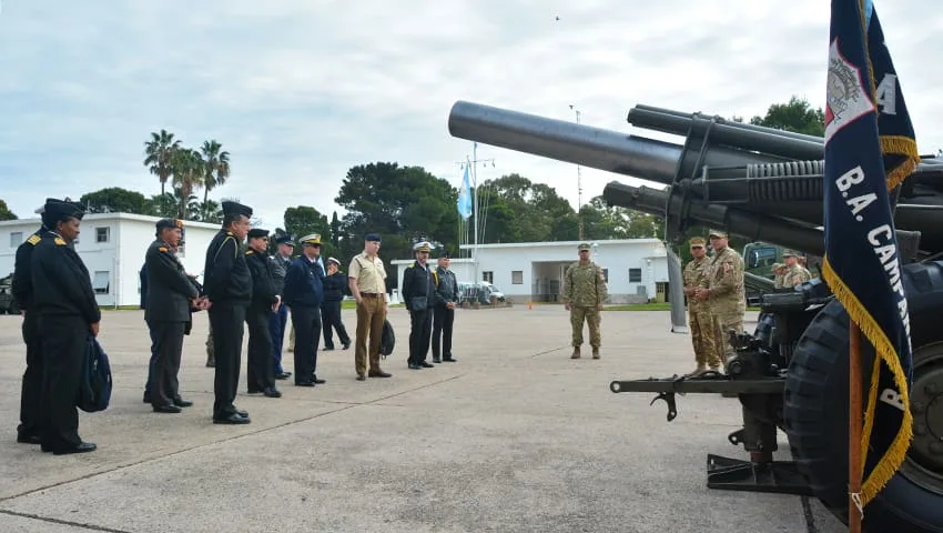 Agregados militares extranjeros visitaron destinos de las bases de Puerto Belgrano, Baterías y Comandante Espora