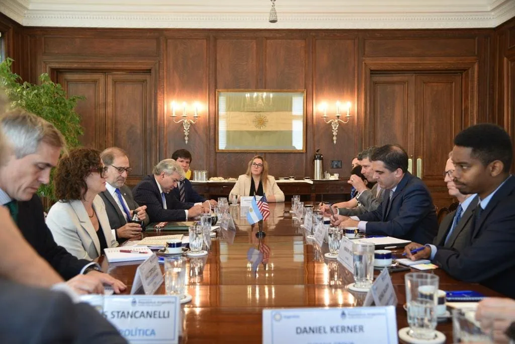 Argentina reclama a Estados Unidos por barreras a las exportaciones: ¿Qué sectores se ven afectados?