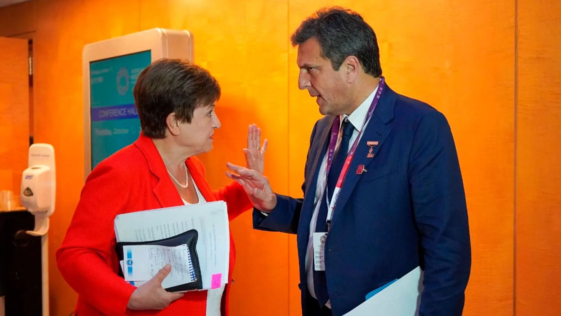 El ministro de economía argentino podría necesitar viajar a Estados Unidos para concluir el pacto con el FMI