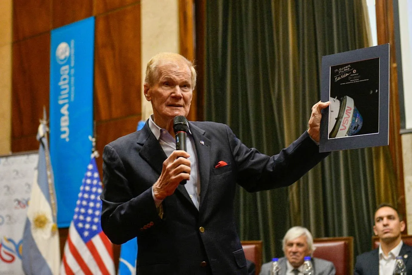 El jefe de la NASA visita Argentina en busca de cooperación espacial