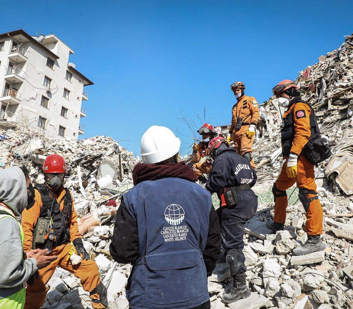 Argentina ofrece enviar Cascos Blancos a Armenia