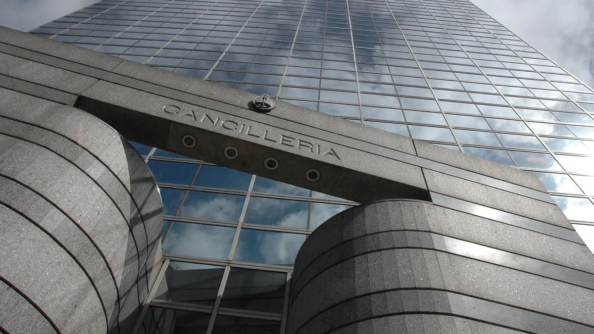 El gobierno aún evalúa opciones para repatriar argentinos de Israel