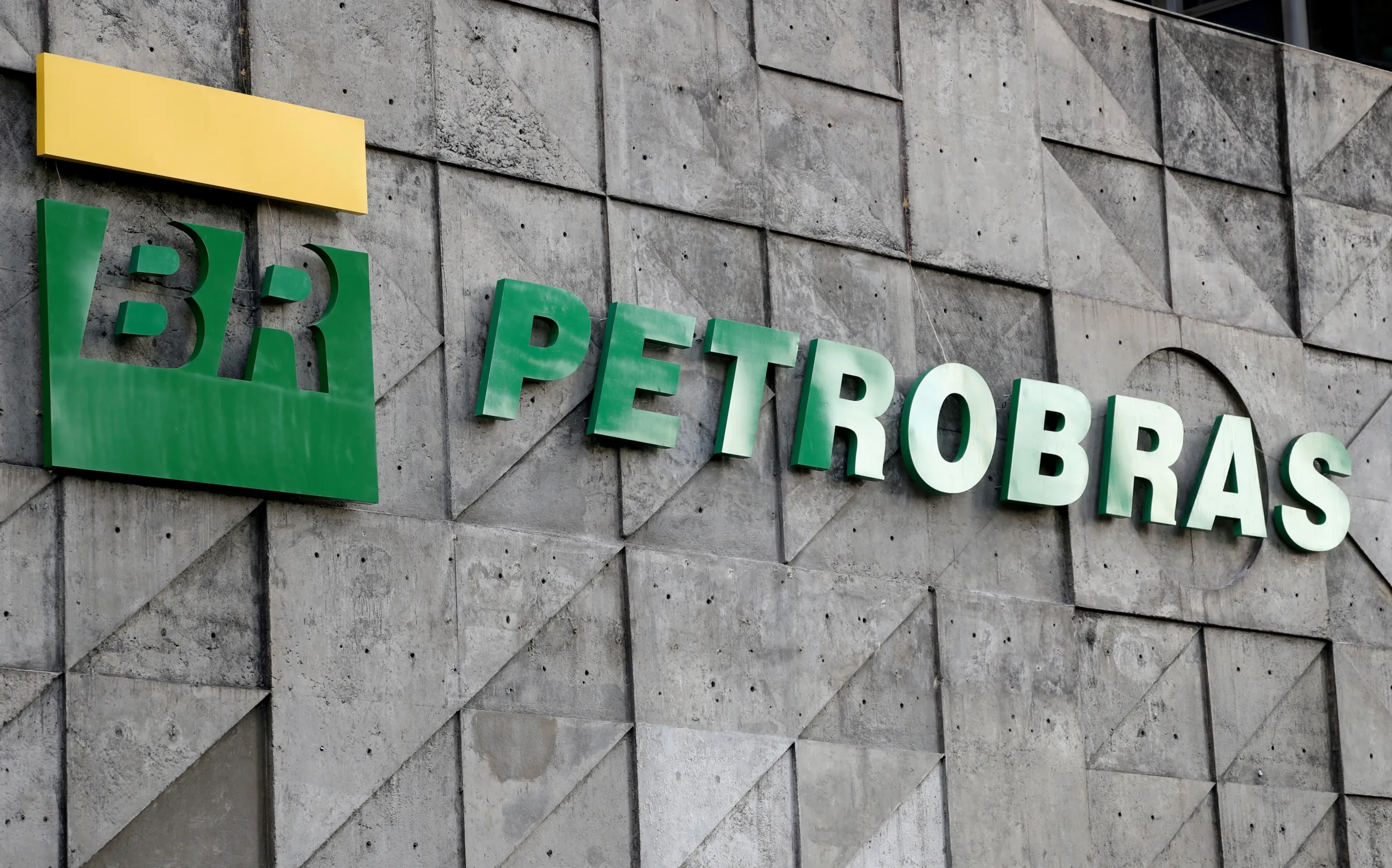 Petrobras y YPFB contemplan una inversión de 2.500 millones de dólares en una planta de urea