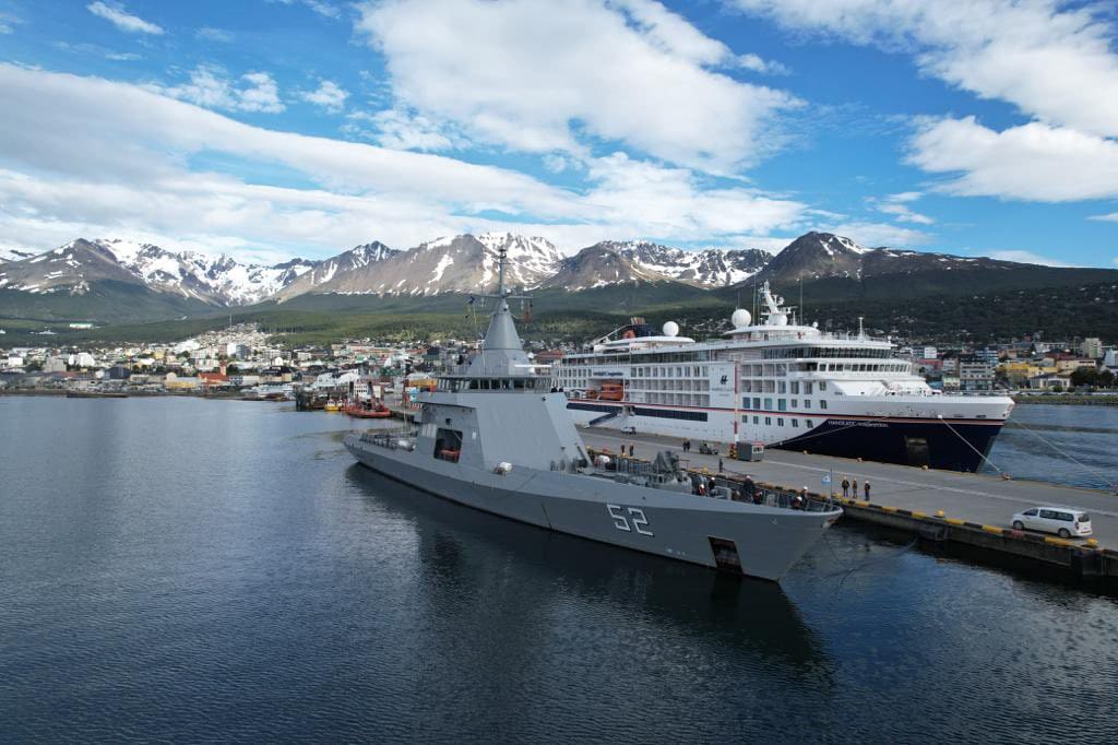 Ante el arribo de la flota pesquera china, la Argentina moviliza medios para custodiar su Zona Económica Exclusiva