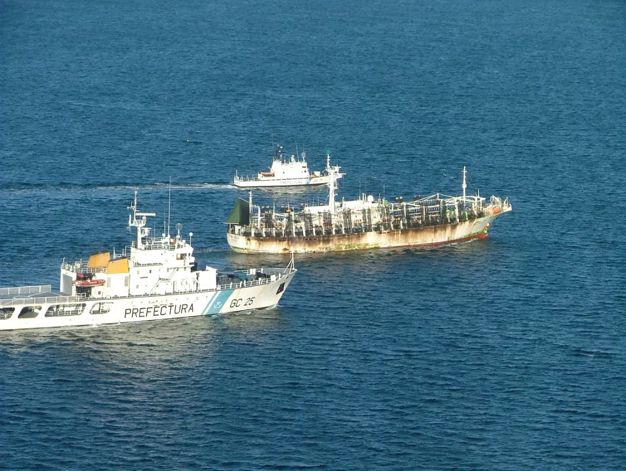 Más detalles de la flota extranjera que pesca en la milla 201