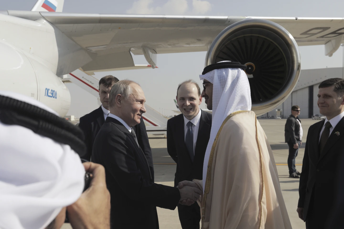 Putin emprende una gira estratégica por Emiratos Árabes Unidos y Arabia Saudí