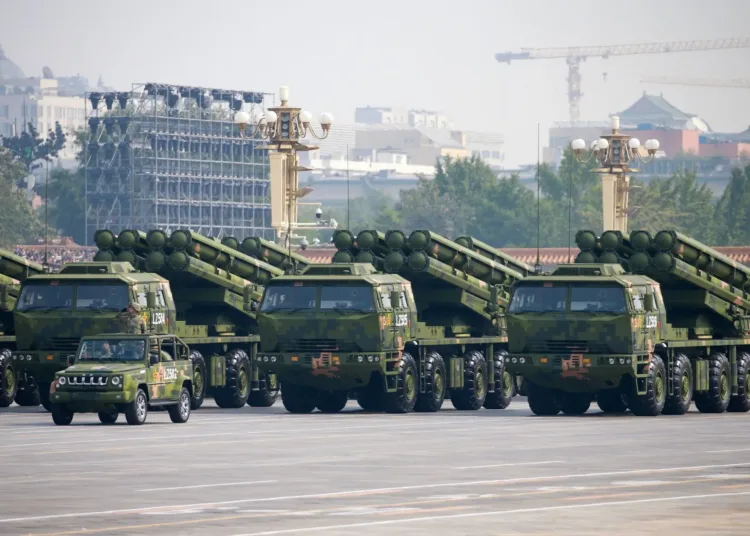 FORMACIÓN DE MISILES NUCLEARES DEL DESFILE MILITAR DEL DÍA NACIONAL DE CHINA