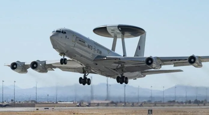 Vuelos de vigilancia secretos de la OTAN mantienen un estrecho seguimiento de guerra entre Rusia y Ucrania