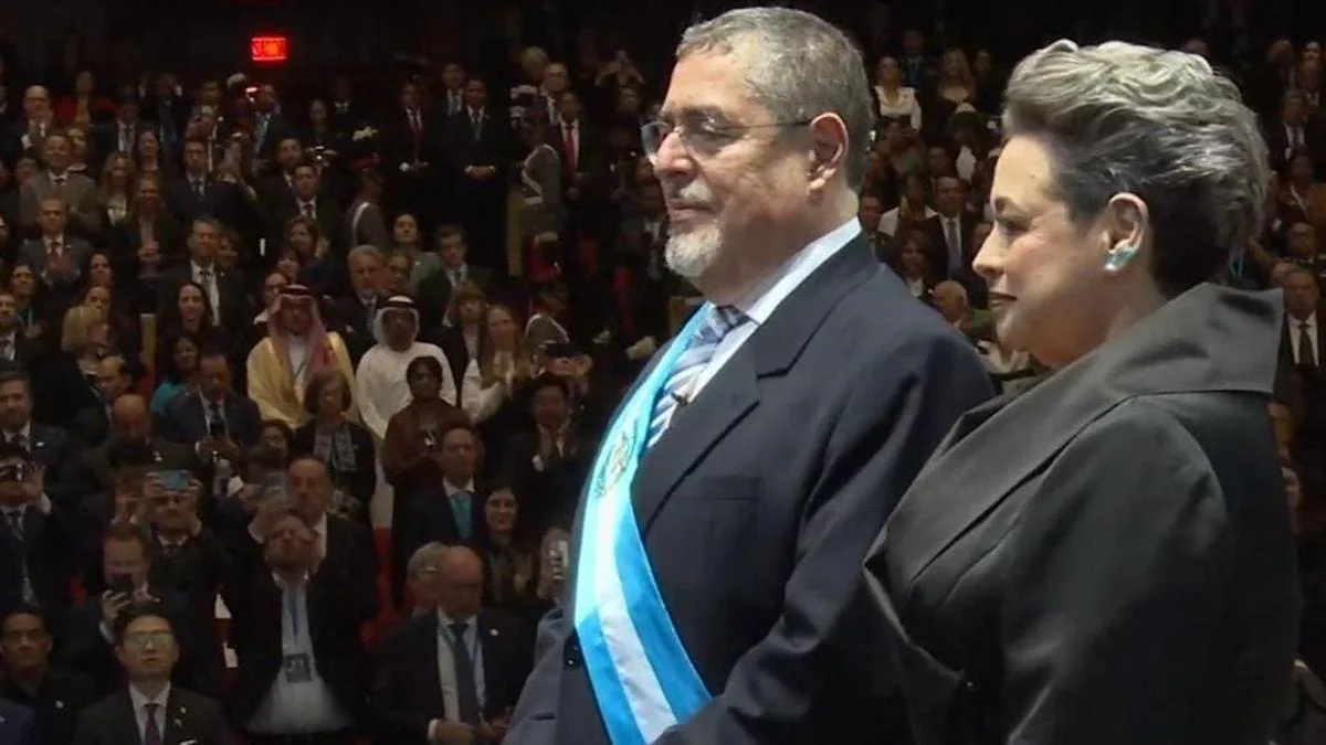 Retraso e incidentes en la toma de posesión de Bernardo Arévalo como presidente de Guatemala