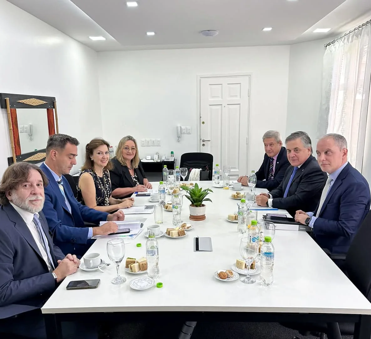 Argentina y Uruguay avanzan en proyectos económicos en una reunión bilateral previa al Mercosur