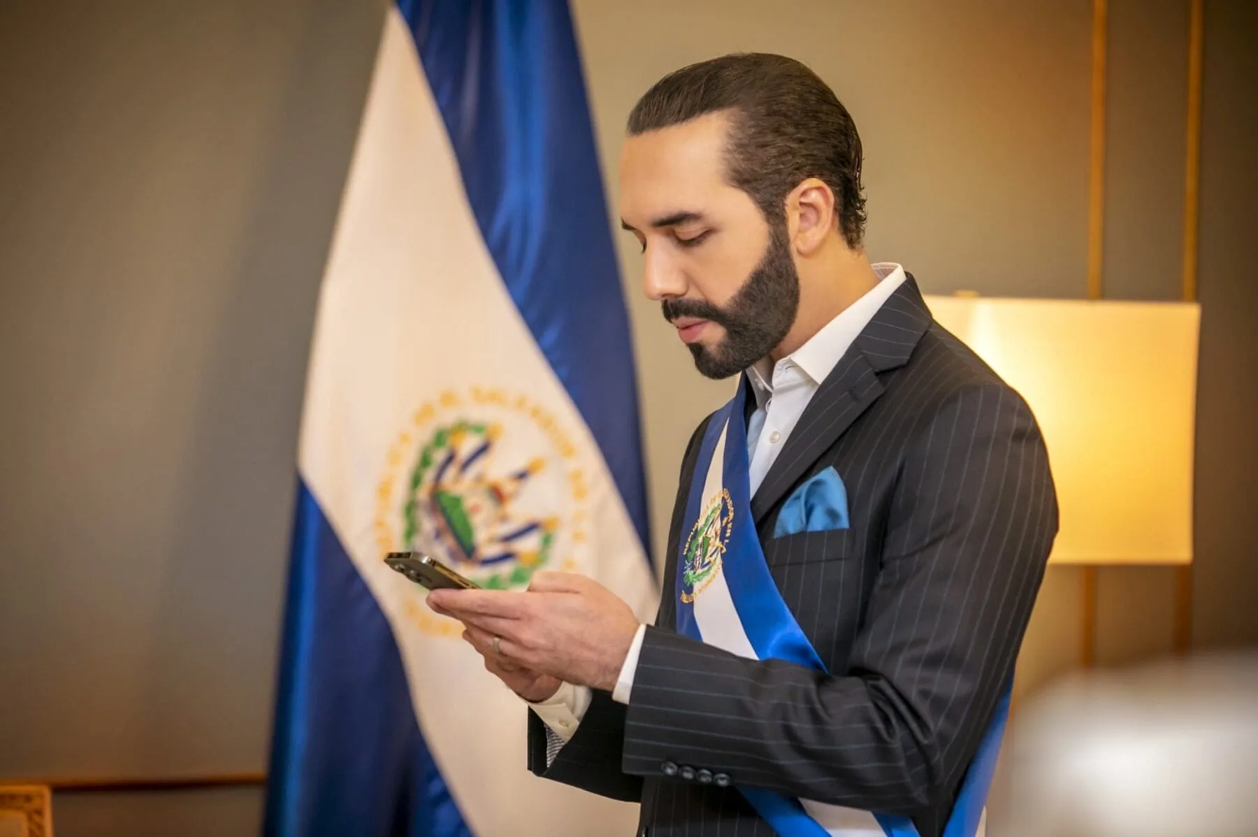 Elecciones en El Salvador: Bukele busca la reelección en un contexto desafiante
